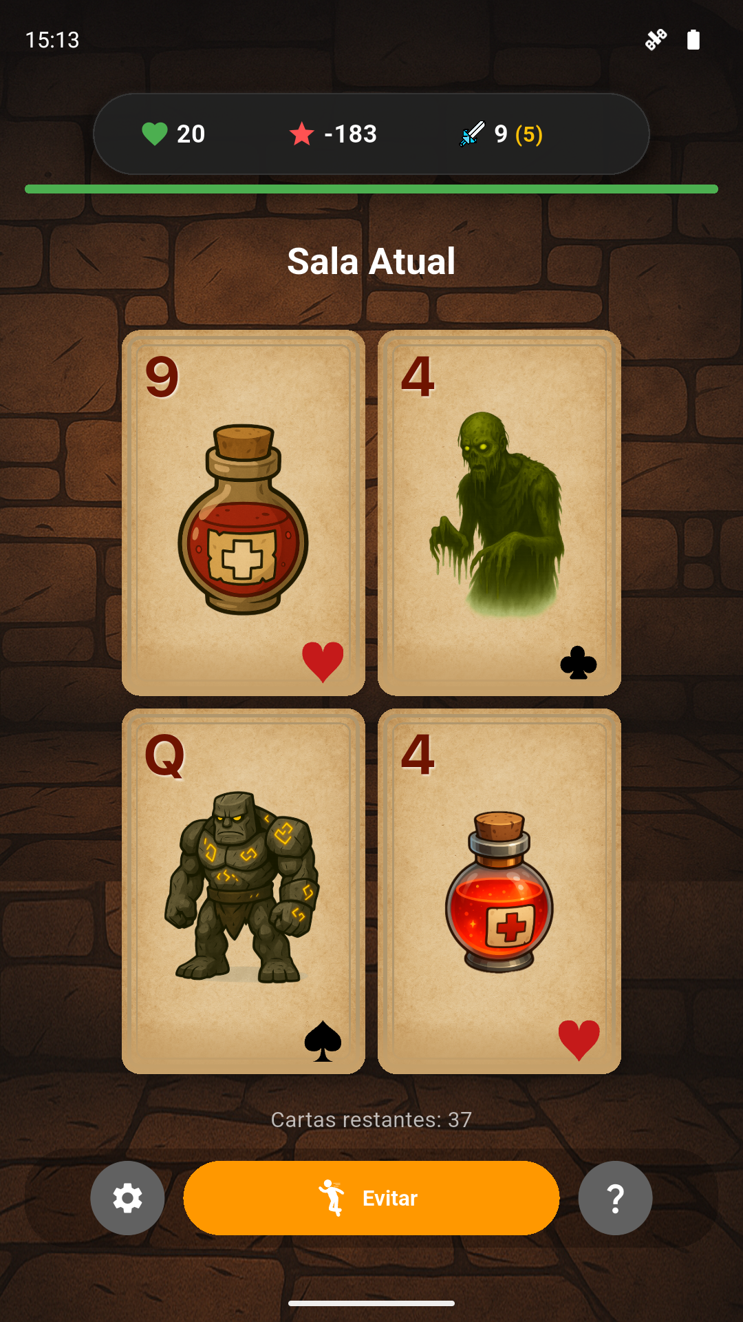 Uma sala com quatro cartas
